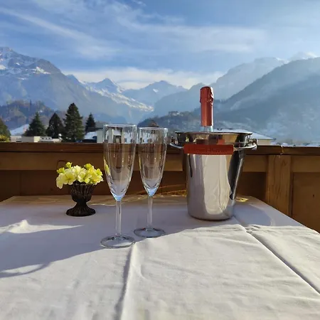 Uptown Free Parking Апартаменты