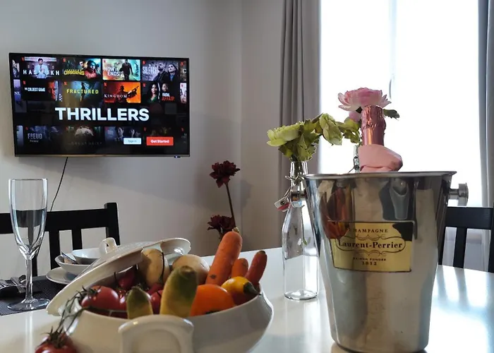 Uptown Free Parking Apartament *